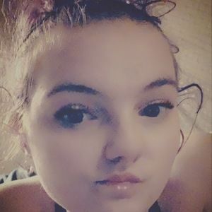 Meet your Posher, Isabel